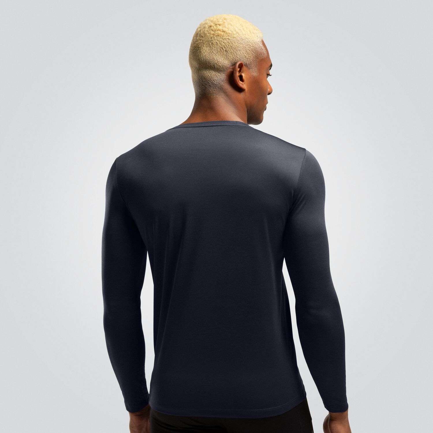 Polera Essential Manga Larga Azul Marino Hombre image number 3.0